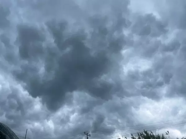 Фото к материалу: Режим ЧС ввели в Таганроге в границах пострадавших от ночной атаки БПЛА домов