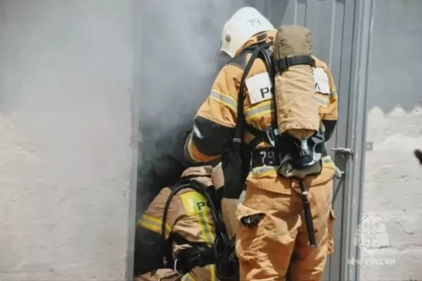 Фото к материалу: За минувшие сутки донские пожарные спасли девять человек и потушили восемь пожаров