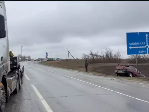 Фото к материалу: Восьмилетний ребенок и водитель иномарки пострадали в ДТП с фурой в Ростовской области