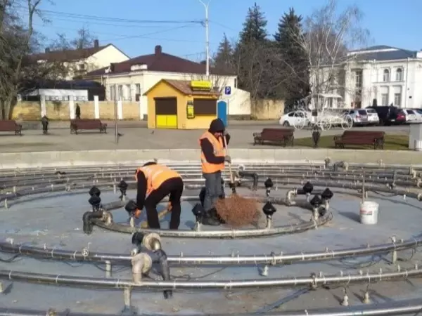 Фото к материалу: Ставрополь продолжают приводить в порядок после зимы