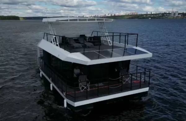 Фото к материалу: Плавучий дом за 16,5 миллиона рублей выставили на продажу в Ростове-на-Дону