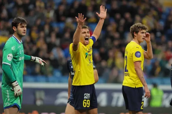 Фото к материалу: ФК «Ростов» проиграл на домашнем поле московскому «Динамо»