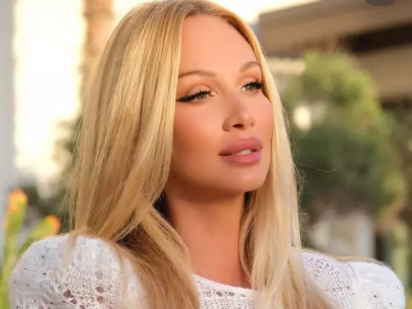 Фото к материалу: Ростовская модель Виктория Лопырева уехала в другой эмират из-за неспокойной обстановке в ОАЭ