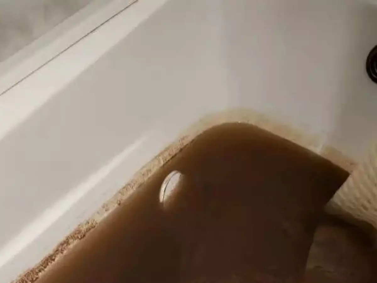 Мутная вода потекла из кранов у жителей Левенцовки