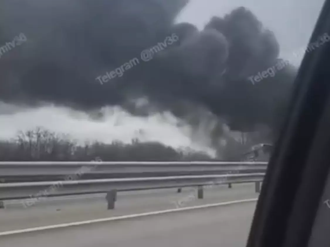 Появились кадры жесткого ДТП с фурой на границе Ростовской и Воронежской областей