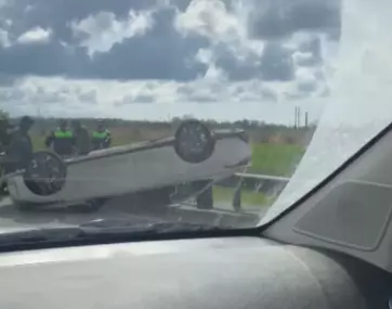 Легковушка перевернулась после ДТП на объездной под Ростовом