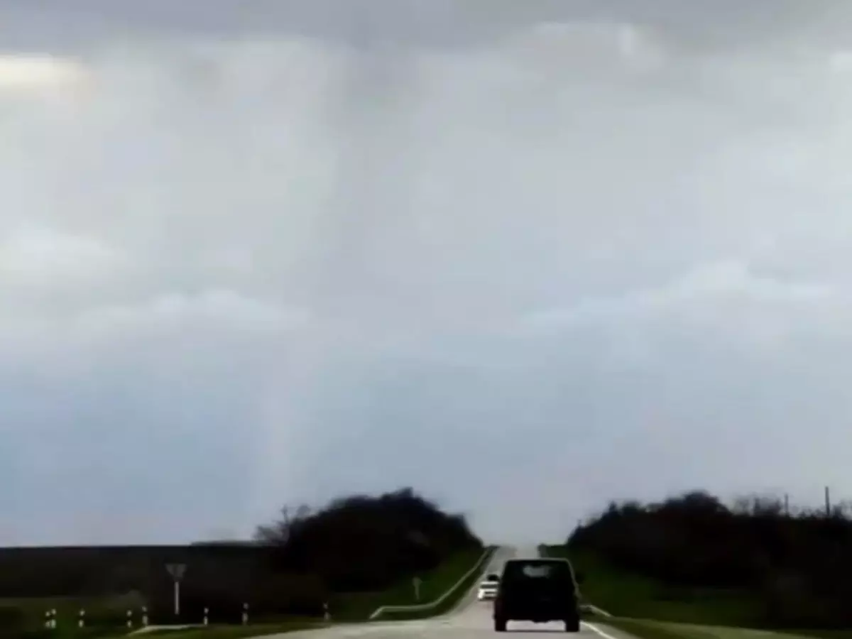 В Ростовской области водители заметили смерч