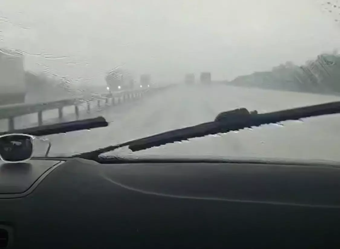 Снег и дожди: водителей предупредили о непогоде в Ростовской области