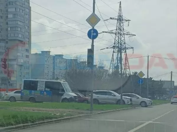 Малиновского сковали пробки из-за неработающих светофоров