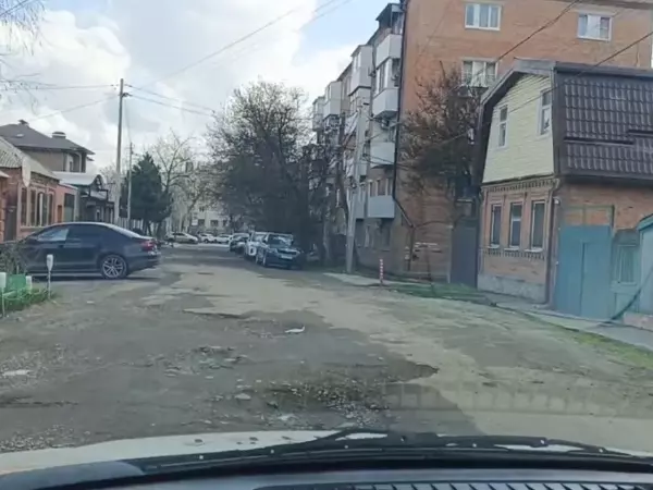 В Ростове жители улицы Горской больше года ждут обещанный им ремонт дороги
