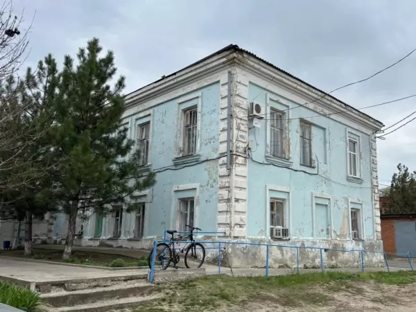 Фото к материалу: В Константиновске отремонтируют здание лечебного корпуса №1 районной больницы