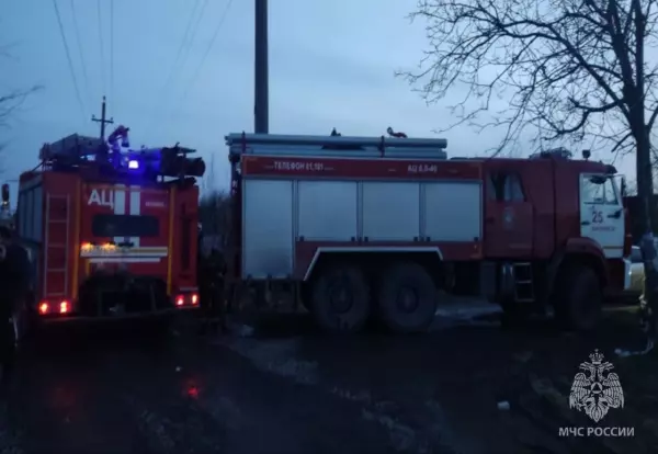 Фото к материалу: В канун Пасхи в поселке Ростовской области дотла сгорел частный дом 