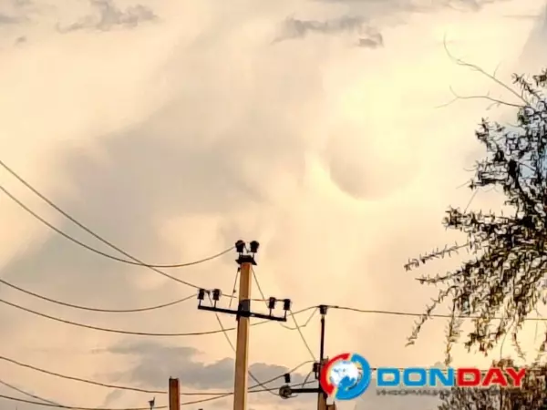 Фото к материалу: Жители Ростова стали свидетелями редких облаков-мамматусов