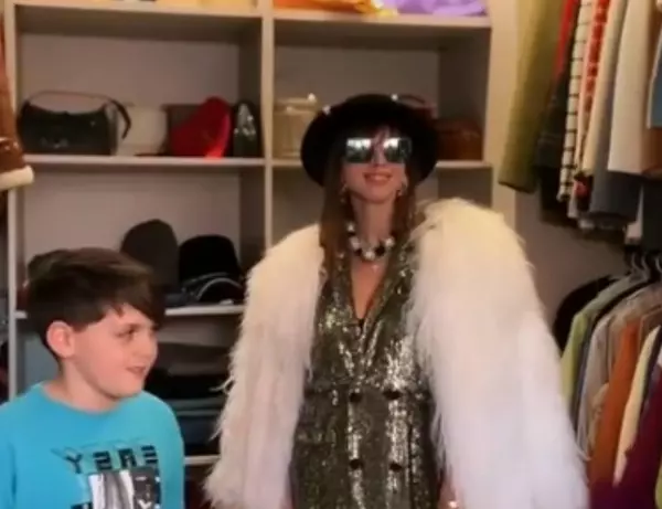 Фото к материалу: Потому что мама блестящая: младший сын Полины Дибровой одел ее на день рождения клуба