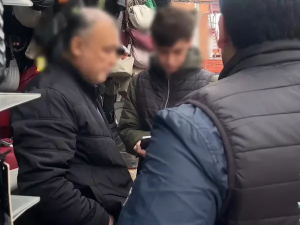 Фото к материалу: В Ростове на рынке «Темерник» силовики начали изымать товар