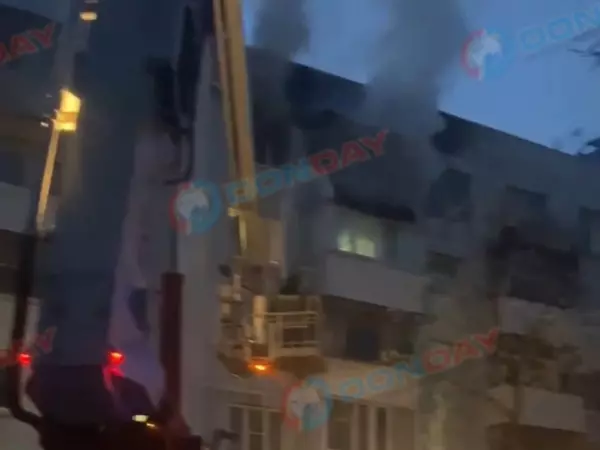 Фото к материалу: В Батайске полыхает квартира в многоэтажке в Авиагородке