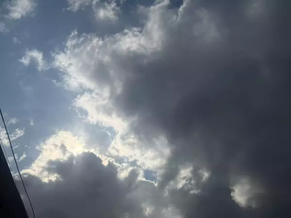 Фото к материалу: В Туапсе из-за атаки беспилотников произошел масштабный пожар на НПЗ