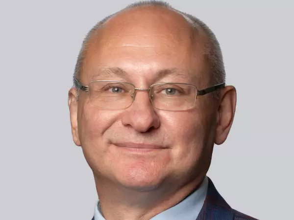 Фото к материалу: Депутата из Петербурга сняли с поезда в Ростове из-за пьянства в вагоне