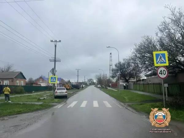 Фото к материалу: Легковушка сбила 12-летнего велосипедиста под Азовом