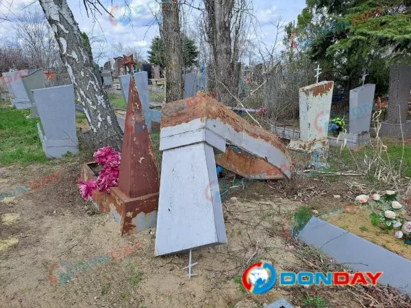 Фото к материалу: Еще одно кладбище в Миллерово превратилось в свалку перед Пасхой