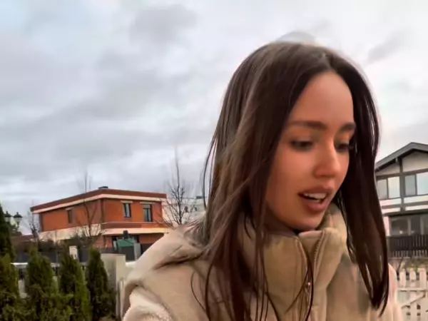 Фото к материалу: Анастасия Костенко пожаловалась на проблемы со строительством нового дома