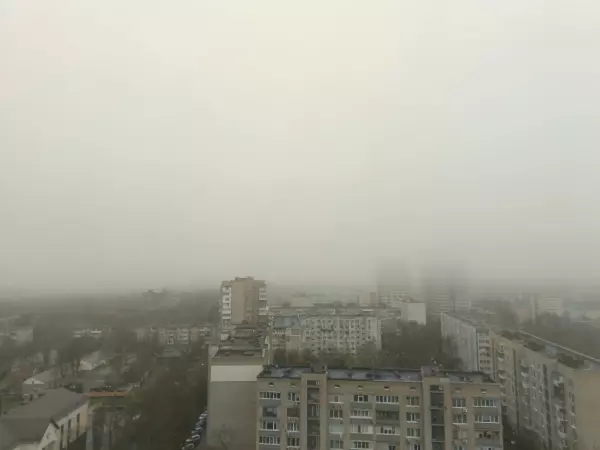 Фото к материалу: Ростов-на-Дону окутал туман утром 4 апреля