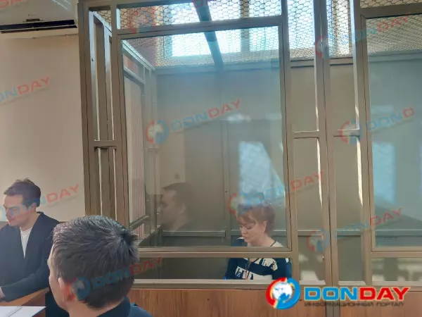 Фото к материалу: Экс-министра финансов Ростовской области доставили в ростовский суд