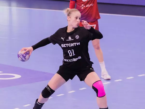 Фото к материалу: У гандболистки «Ростов-Дона» Дарьи Стаценко подозрение на сотрясение мозга
