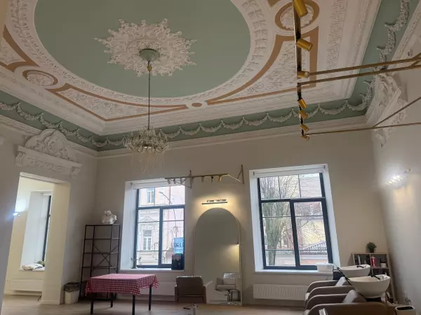 Фото к материалу: Салон красоты в стиле XIX века: в ростовском особняке Чернова работает бьюти-студия