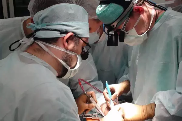 Фото к материалу: В Ростовской области врачи спасли жизнь 14-летней девочке с редчайшей патологией