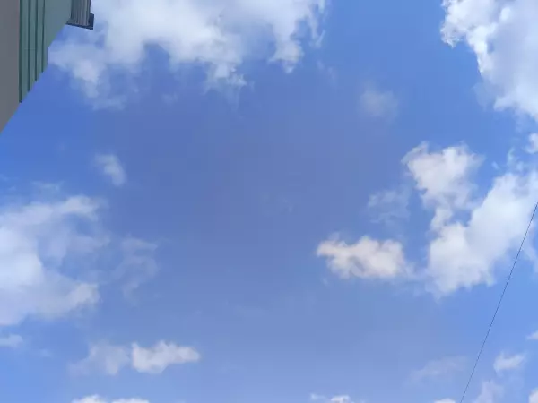 Фото к материалу: В ходе ракетного удара по Таганрогу загорелись складские помещения