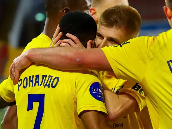 Фото к материалу: Домашнюю игру «Ростова» с «Сочи» посетили более 9 тысяч зрителей