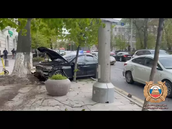 Фото к материалу: Стали известны подробности ДТП с люксовой иномаркой в центре Ростова