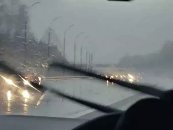 Фото к материалу: В Ростове затопило подземный переход на площади Карла Маркса