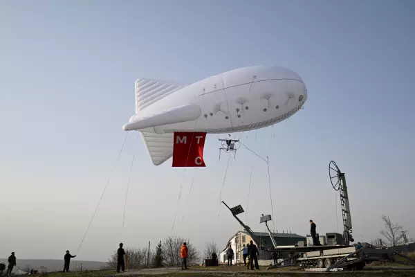 Фото к материалу: Летательные аппараты расширят покрытие мобильной связи МТС