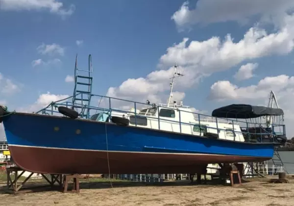 Фото к материалу: В отличном состоянии: на Дону продают сухогруз и катер после капремонта