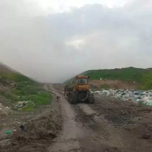Мусор на полигоне ТКО в Новошахтинске продолжает тлеть уже двое суток