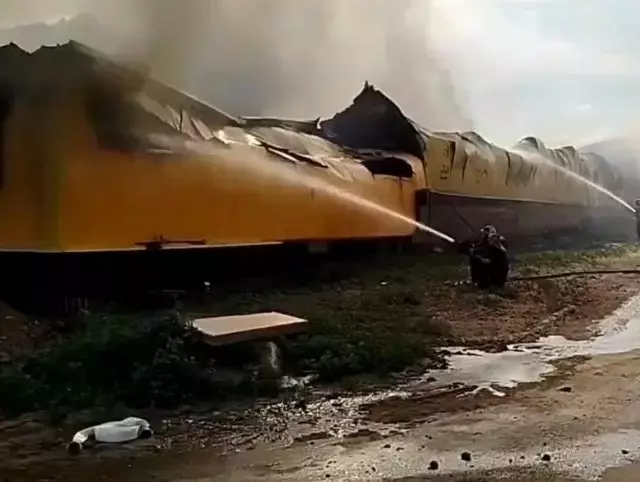 Спустя почти шесть часов в Ростовской области потушили крупный пожар на птицефабрике