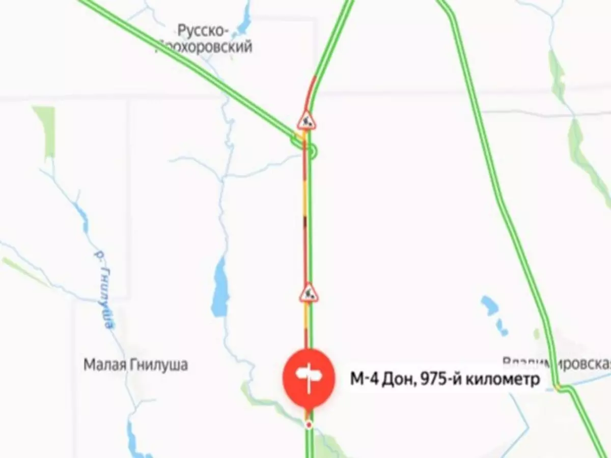 На М4 под Шахтами образовалась пробка из-за дорожных работ