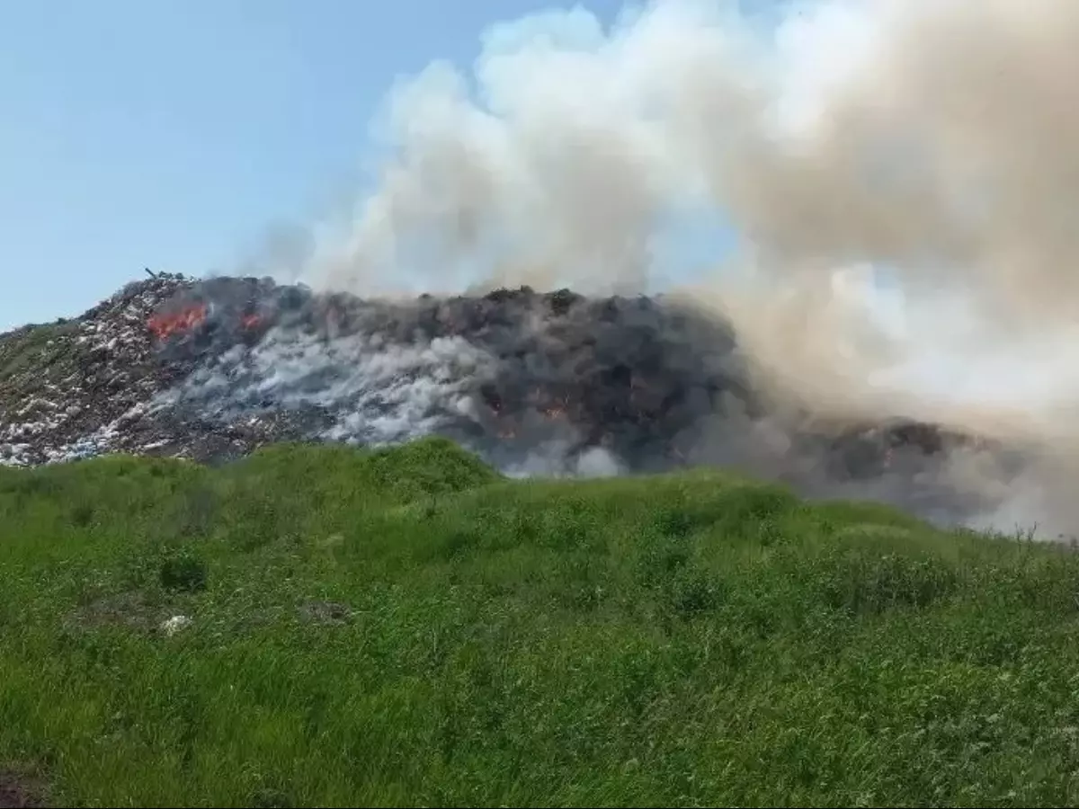 В Новошахтинске вновь загорелся мусорный полигон