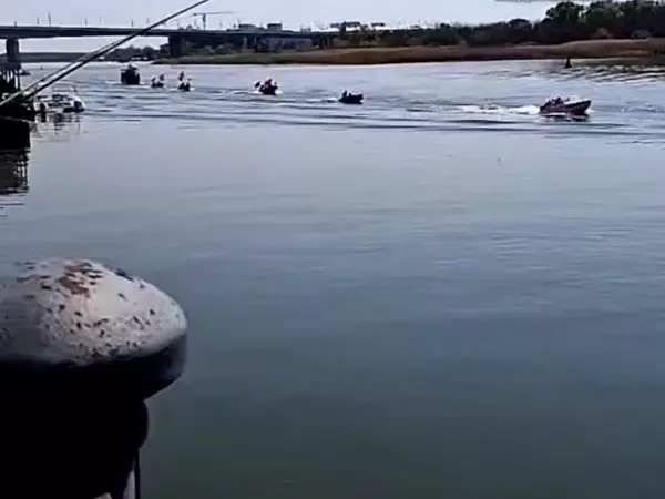 Фото к материалу: Водный парад прошел в Ростове-на-Дону в честь Дня Победы
