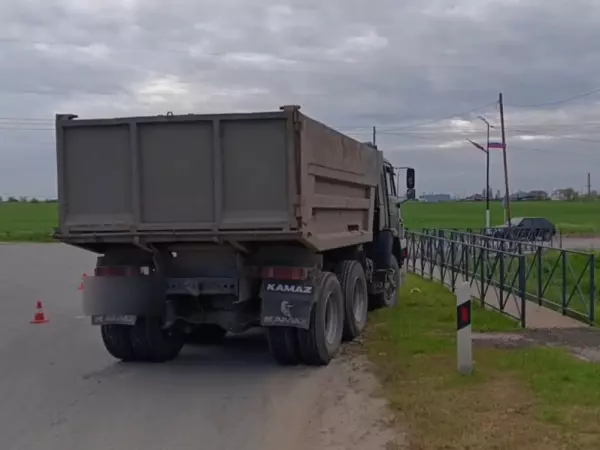 Фото к материалу: В Ростовской области водитель на электровелосипеде угодил под колеса «КамАЗа»