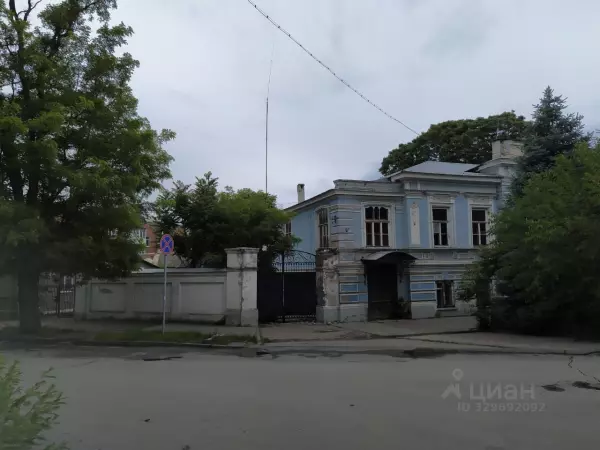 Фото к материалу: Разваливающийся «Дом Негропонте» в Таганроге вновь продают за 38 млн рублей