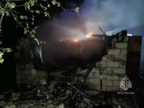 Фото к материалу: Два человека пострадали при пожаре в Семикаракорске