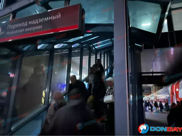 Фото к материалу: На жд вокзале Ростов-Главный из-за запаха гари отключился свет