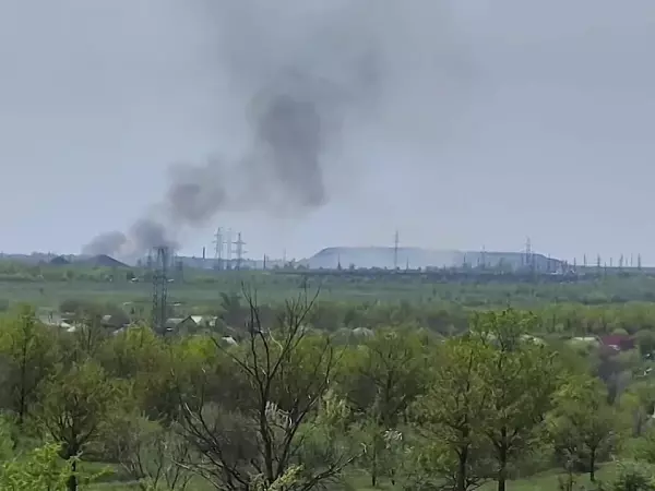 Фото к материалу: Очевидцы сообщают о ландшафтном пожаре в Донецке