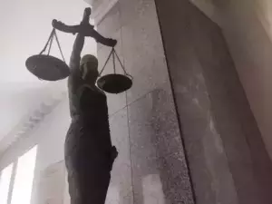 Экстренные службы оцепили здания судов в Ростовской области