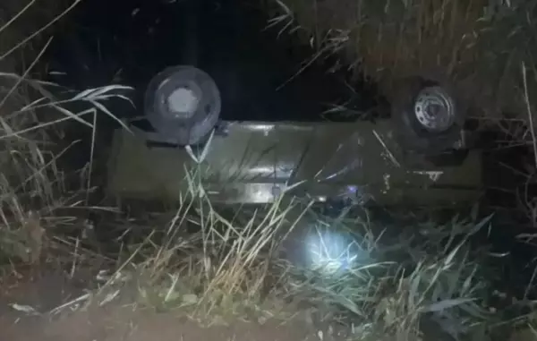 Фото к материалу: Под Ростовом водитель «УАЗа» вылетел в озеро и погиб