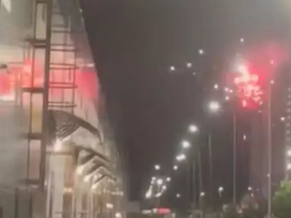 Фото к материалу: В Ростове в Суворовском неизвестные запустили фейерверки 9 июня